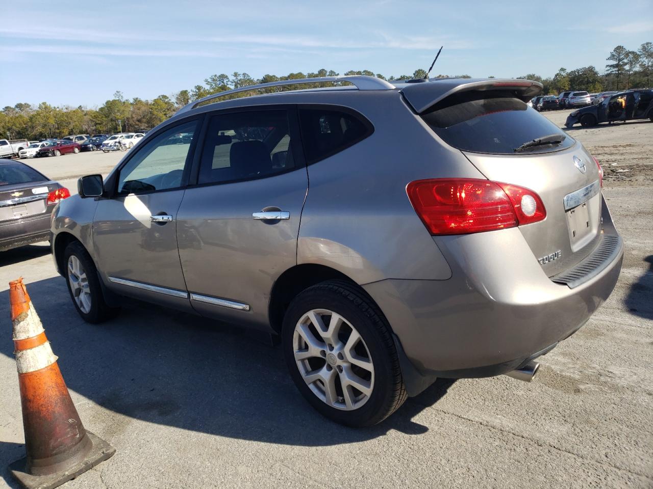 2012 Nissan Rogue - Image 2