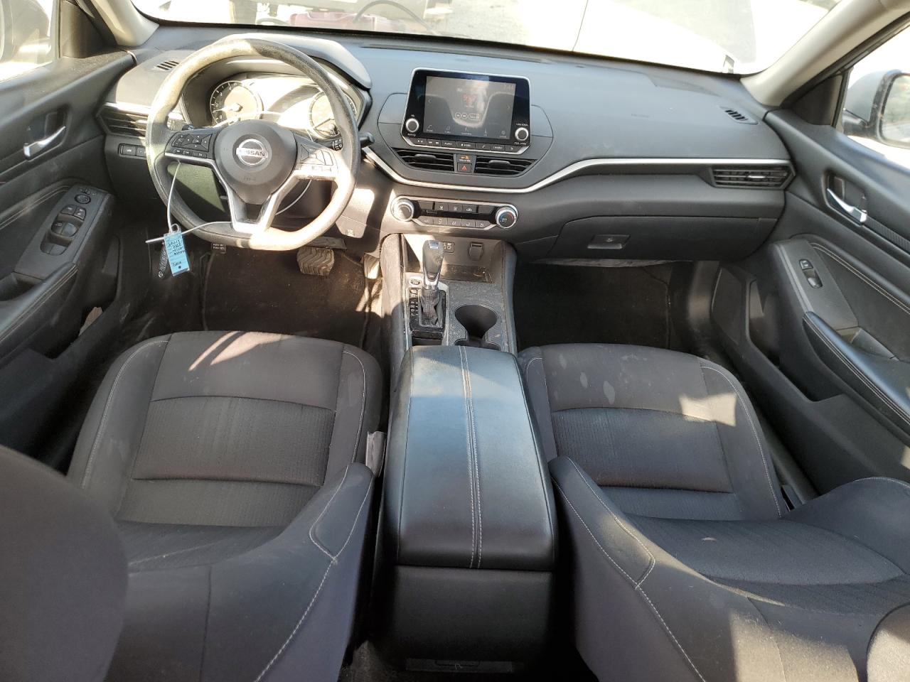 2020 Nissan Altima - Image 8