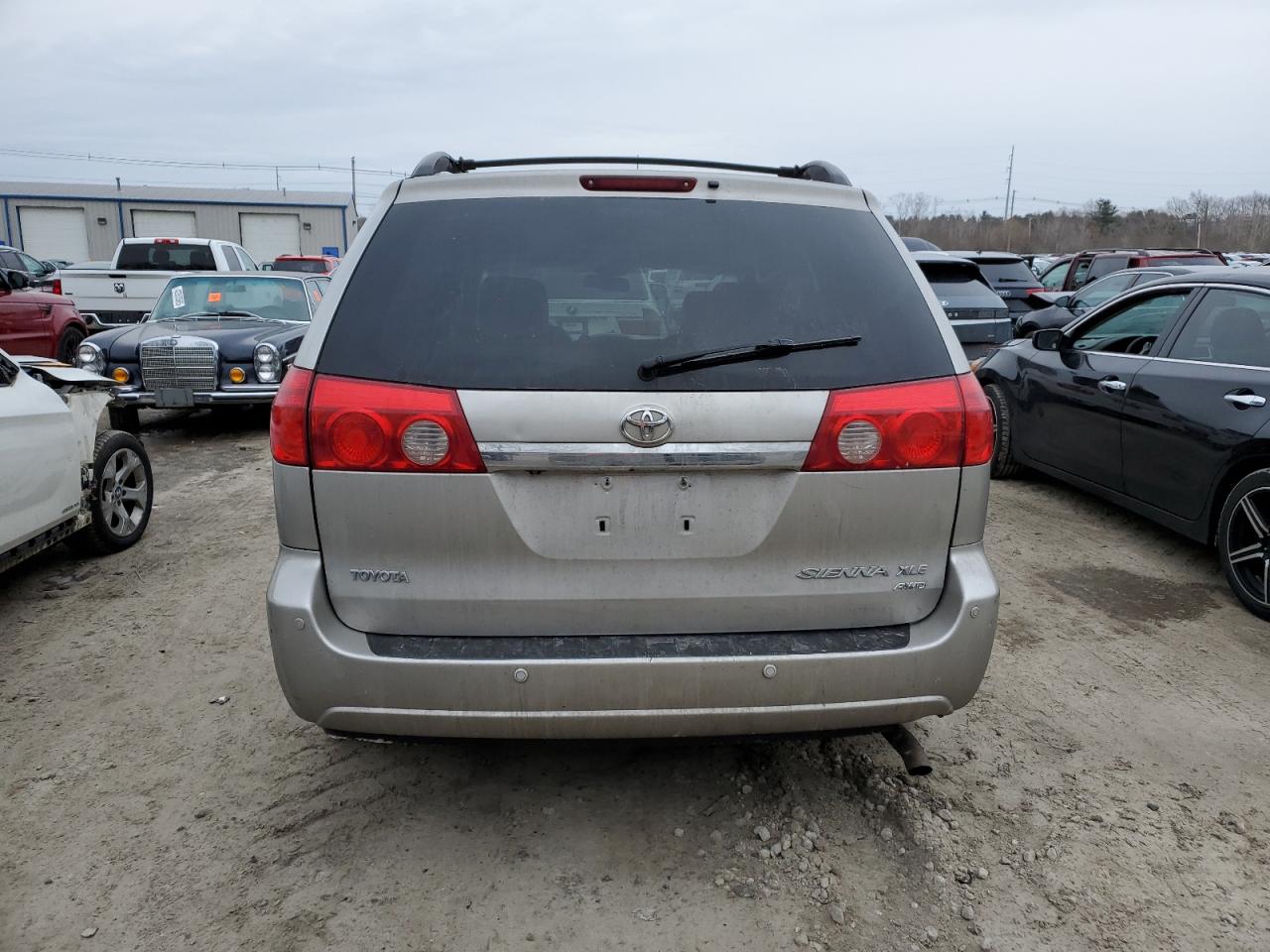 2007 Toyota Sienna - Image 6