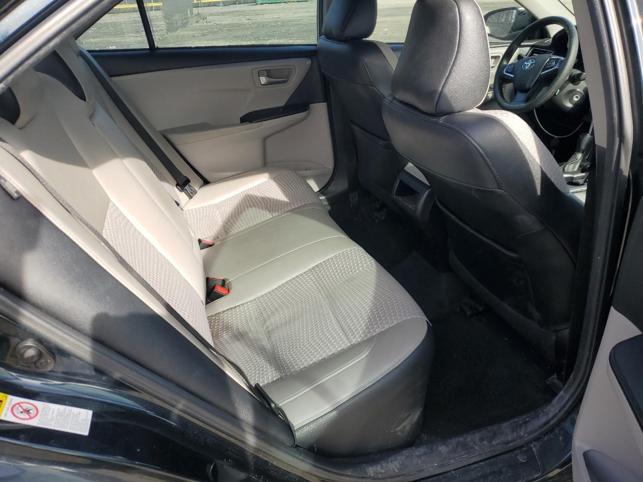 2015 Toyota Camry - Image 11