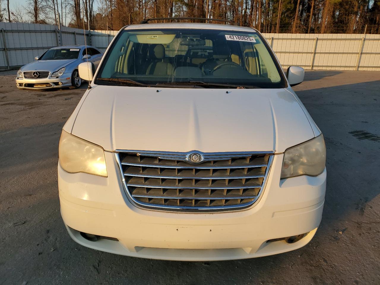 2008 Chrysler Town & Country - Image 5
