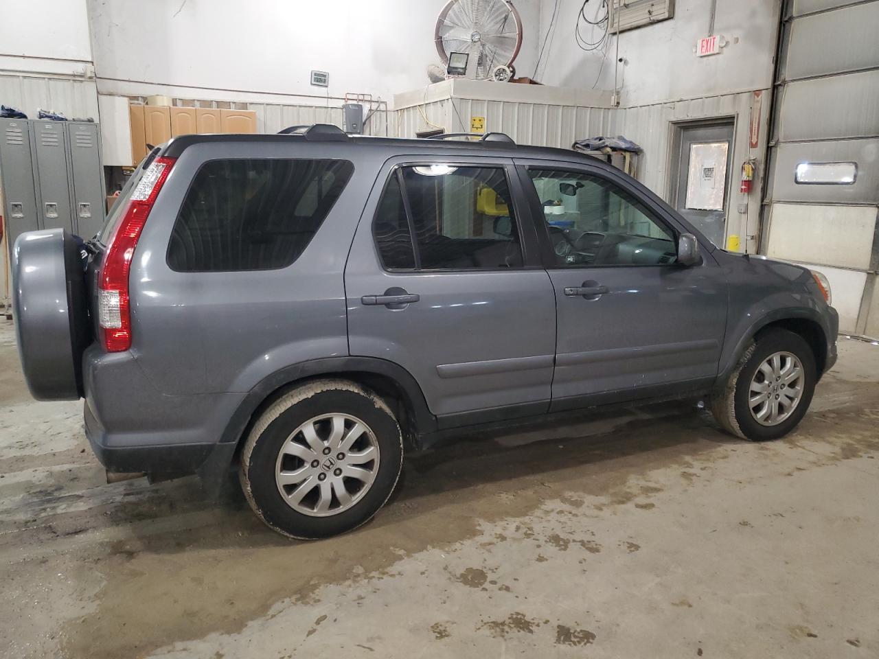 2005 Honda CR-V - Image 3