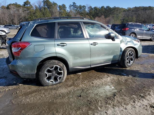  SUBARU FORESTER 2015 Зелений