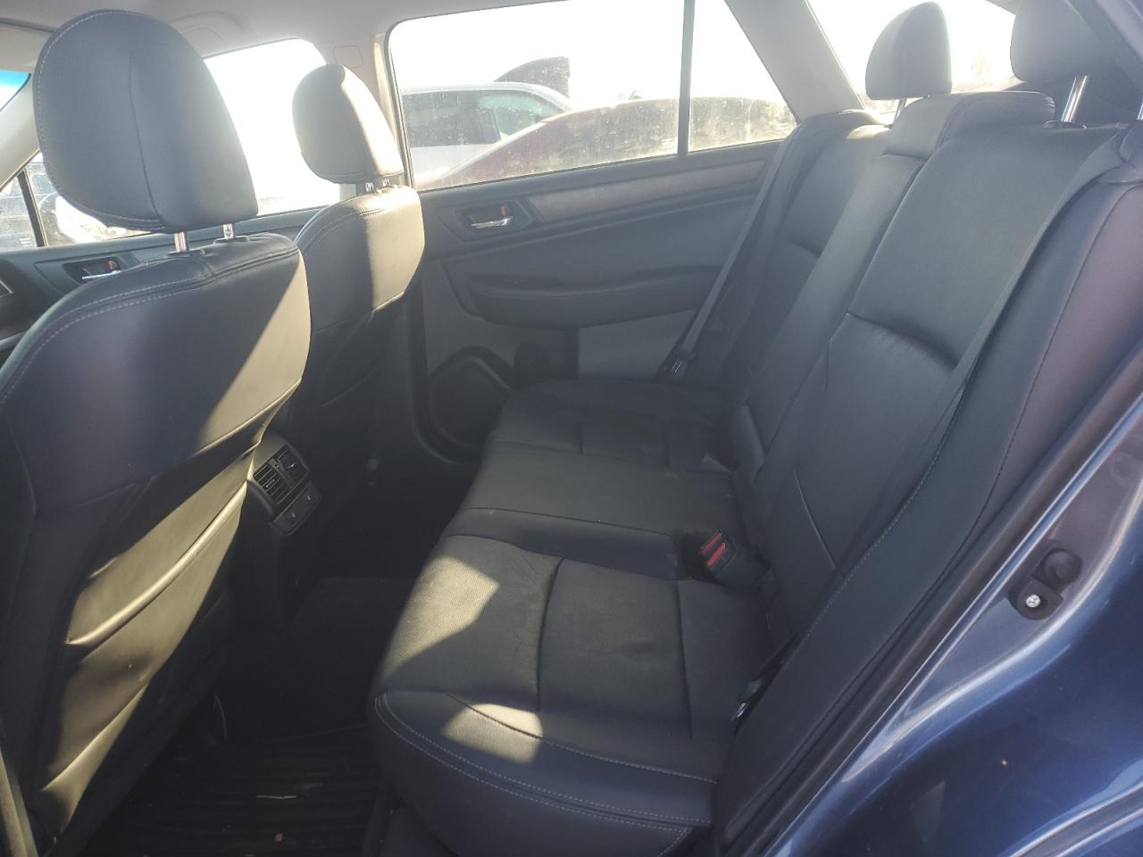 2015 Subaru Outback - Image 10