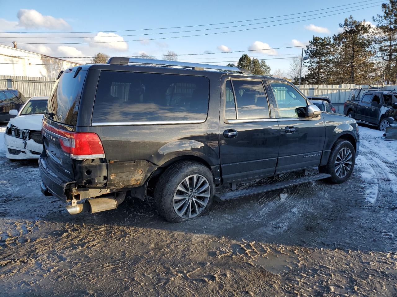 2015 Lincoln Navigator - Image 3
