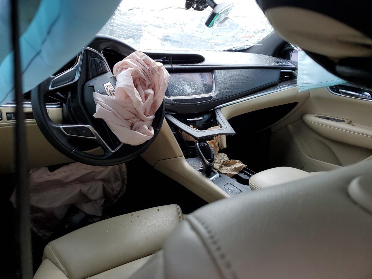 2018 Cadillac XT5 - Image 8