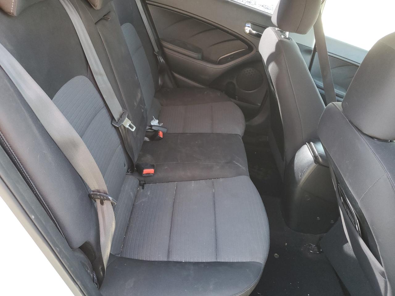 2015 Kia Forte - Image 10