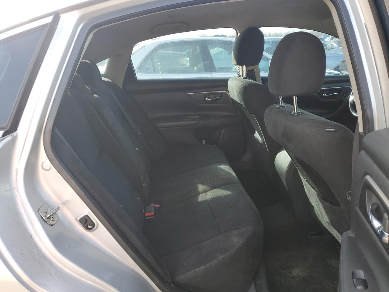 2015 Nissan Altima - Image 10