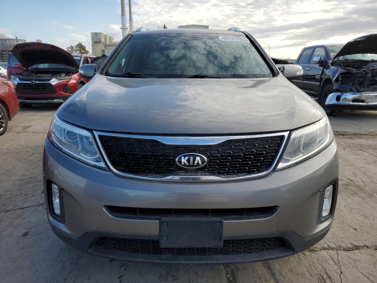 VIN 5XYKT3A61FG557135 2015 KIA SORENTO no.5