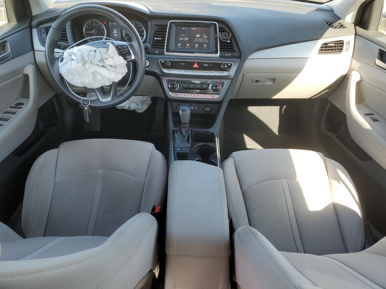 2018 Hyundai Sonata - Image 8