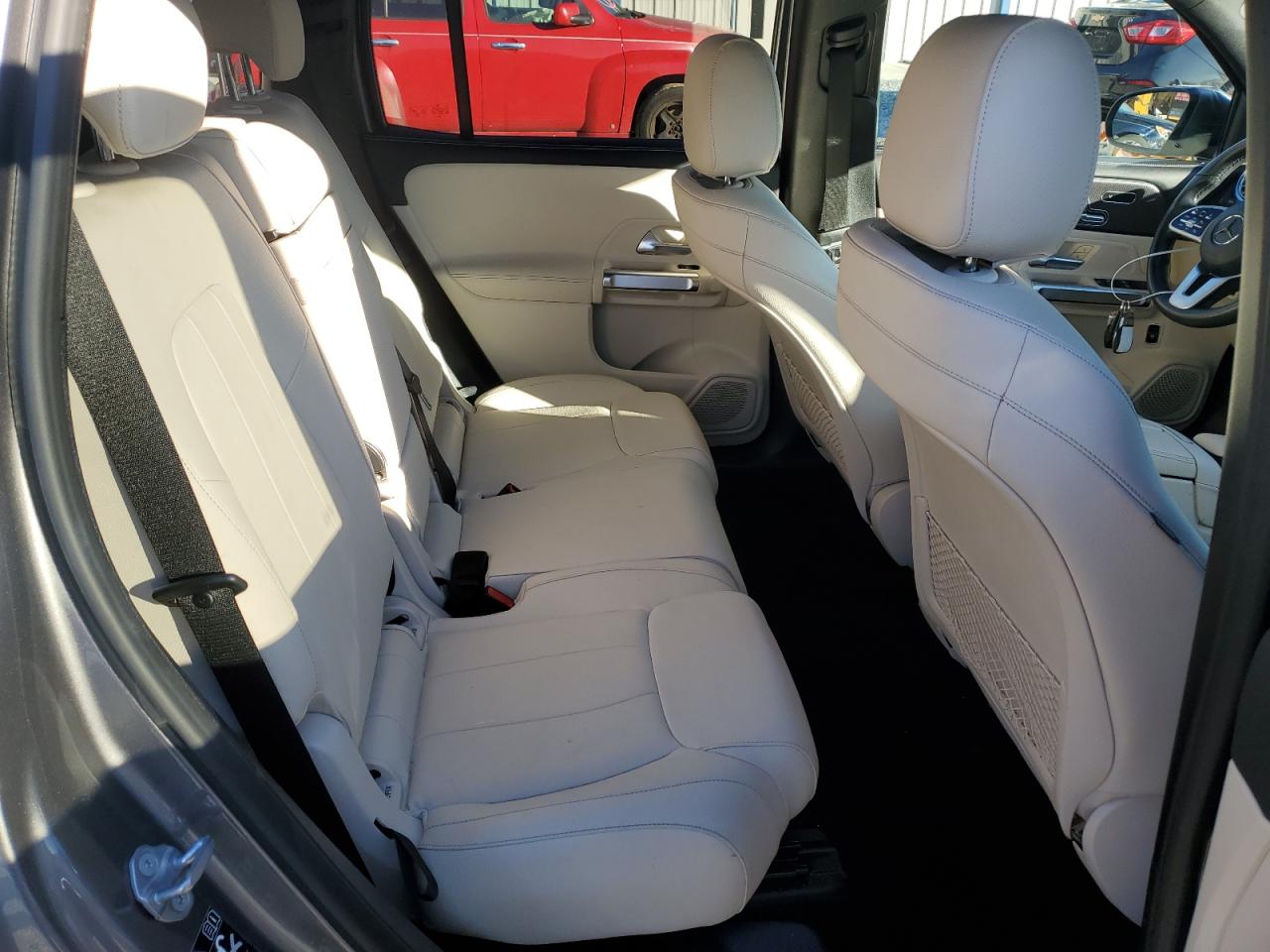 2021 Mercedes-Benz GLB - Image 11