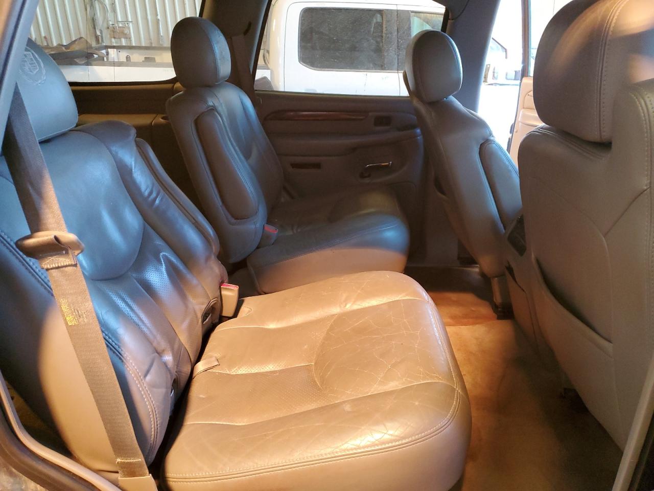 2006 Cadillac Escalade - Image 11