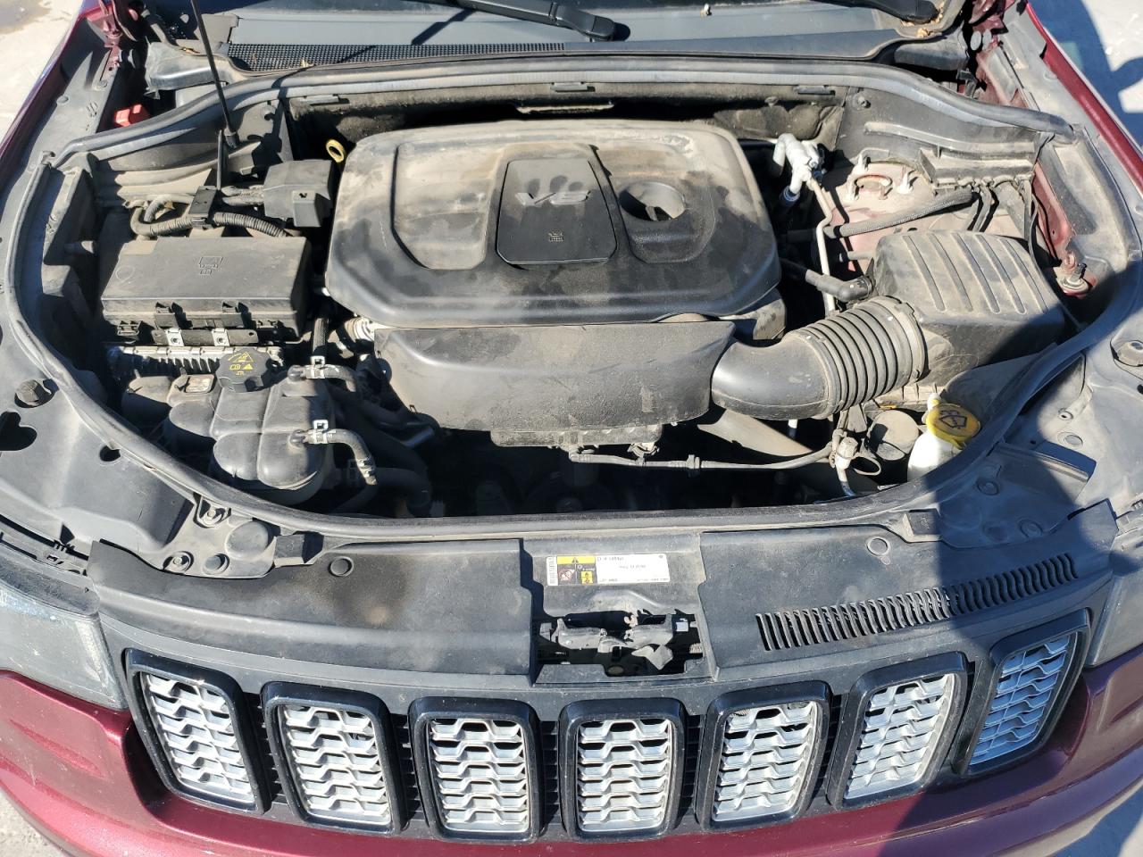 2017 Jeep Grand Cherokee - Image 12