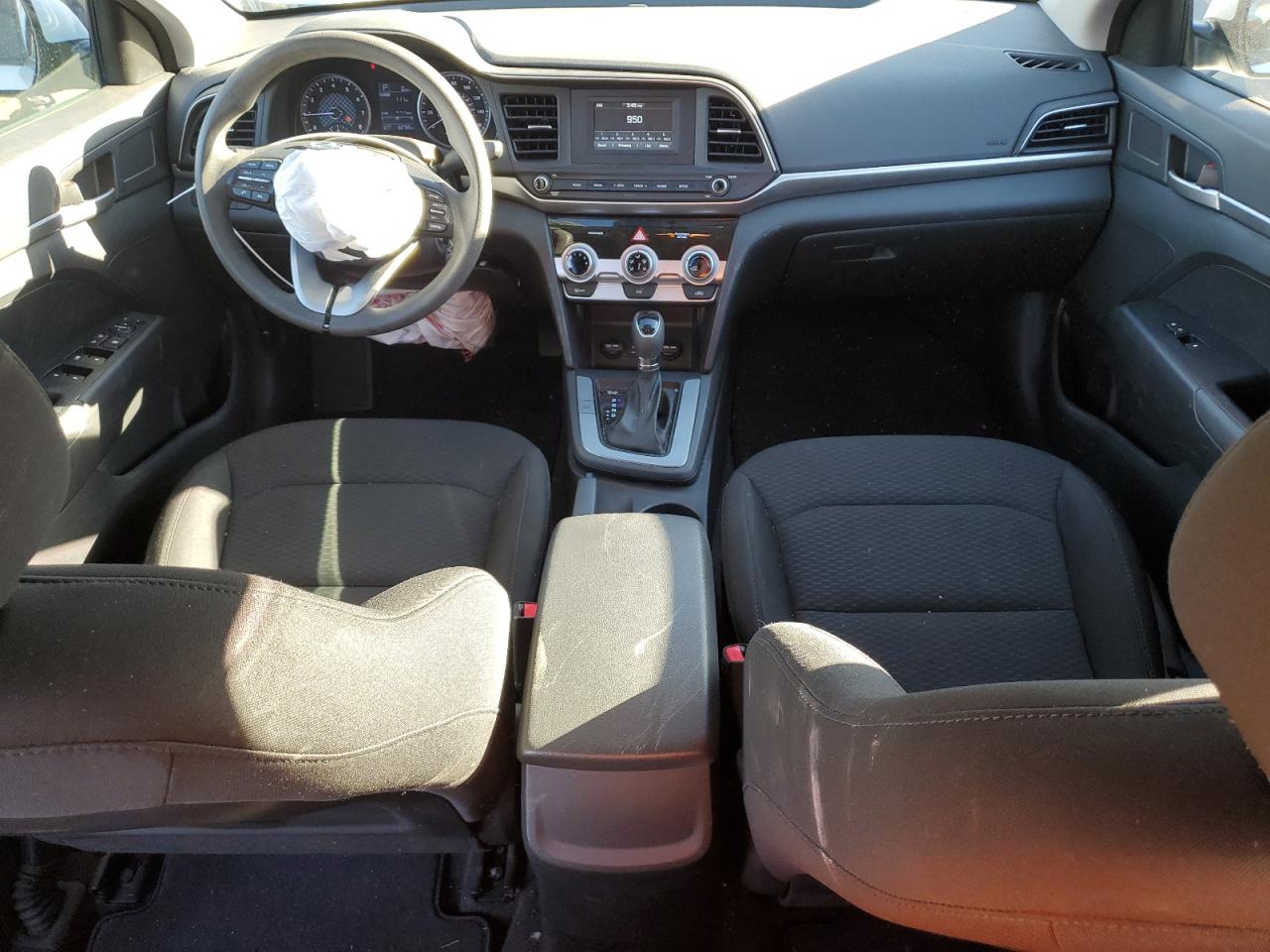 2019 Hyundai Elantra - Image 8