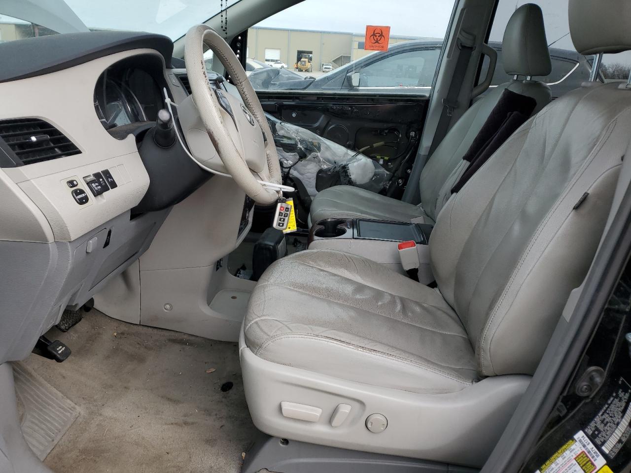 2014 Toyota Sienna - Image 7