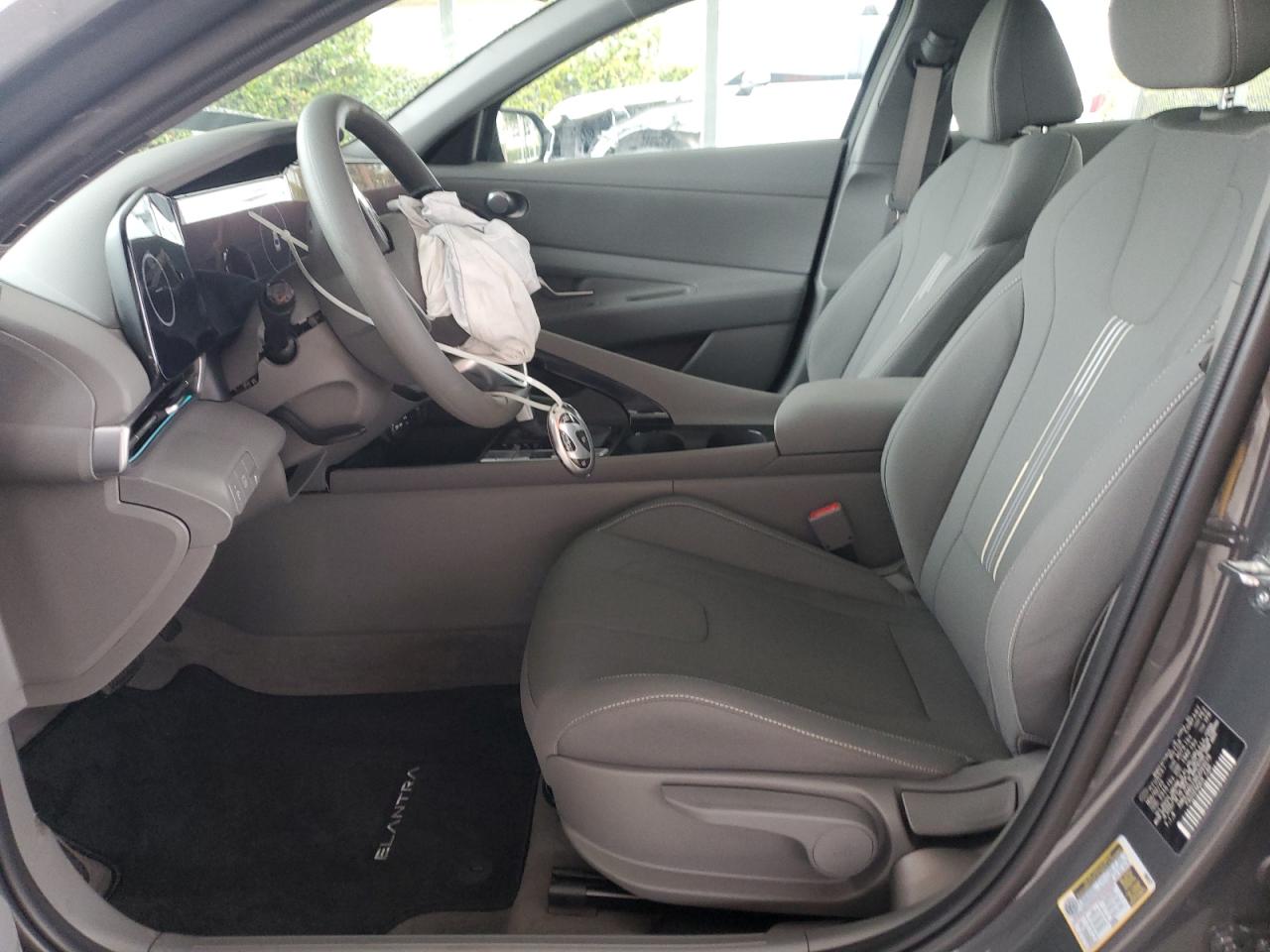 2024 Hyundai Elantra - Image 7