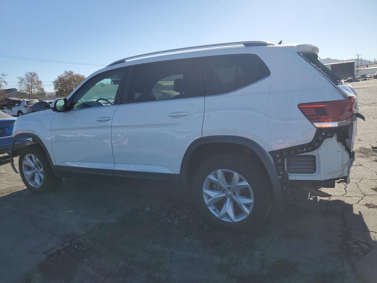 VIN 1V2AP2CA6JC560006 2018 VOLKSWAGEN ATLAS no.2