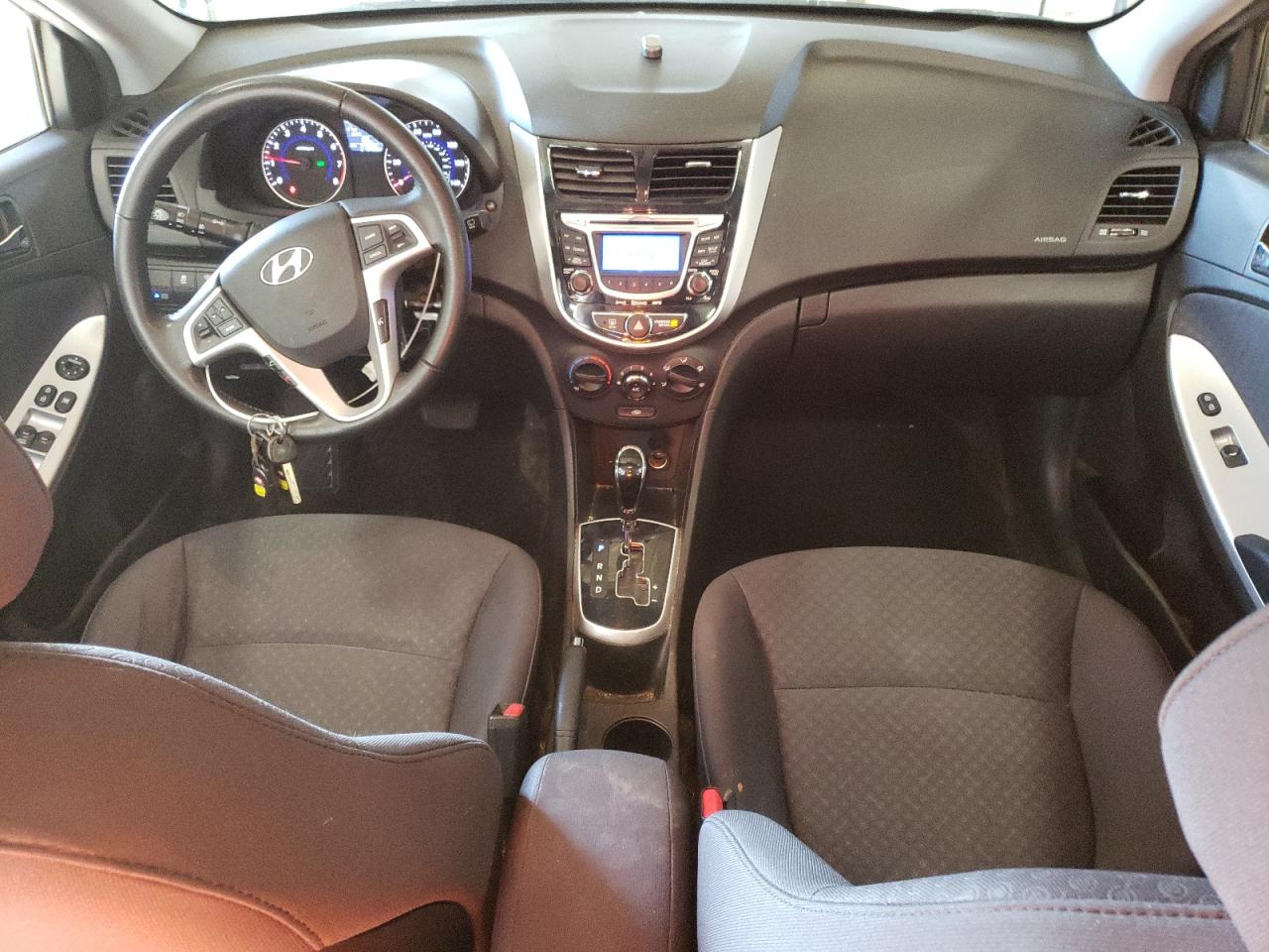 2013 Hyundai Accent - Image 8