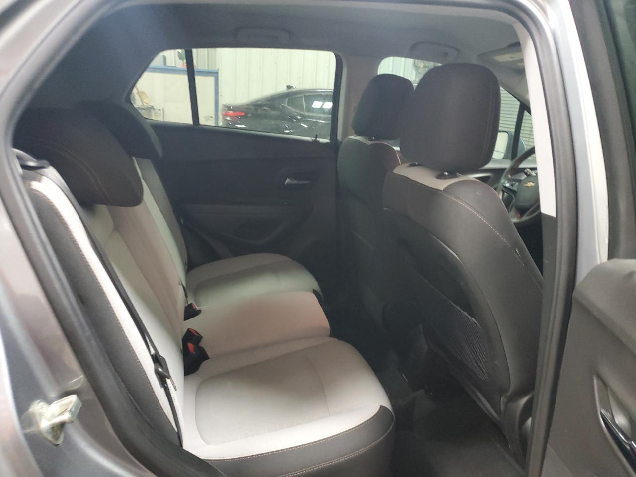 2020 Chevrolet Trax - Image 10