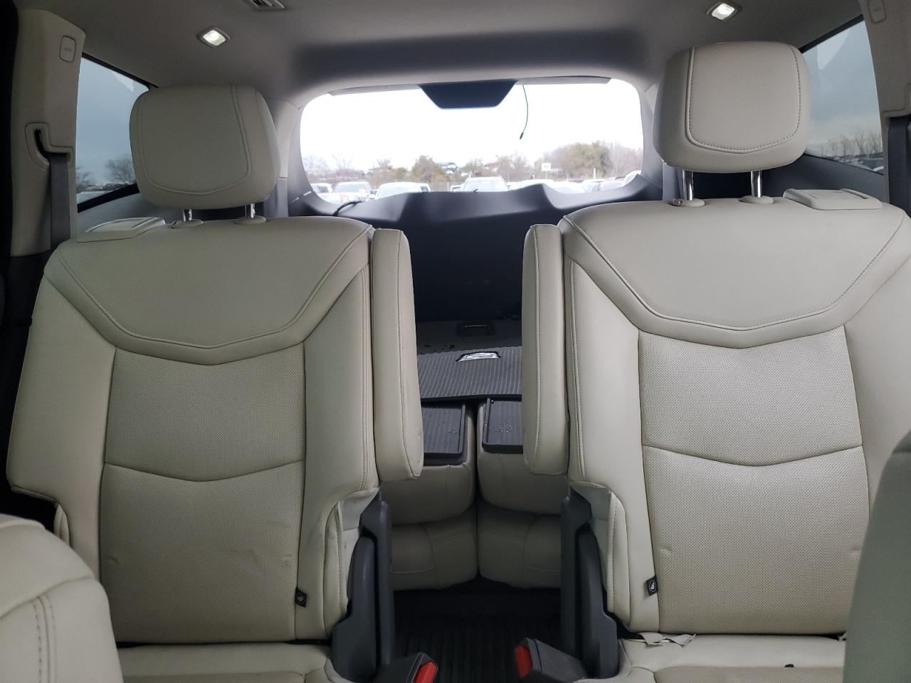 2022 Cadillac XT6 - Image 10