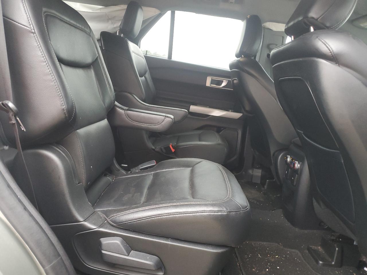 2020 Ford Explorer - Image 11