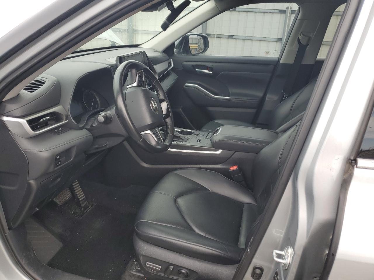 2020 Toyota Highlander - Image 7