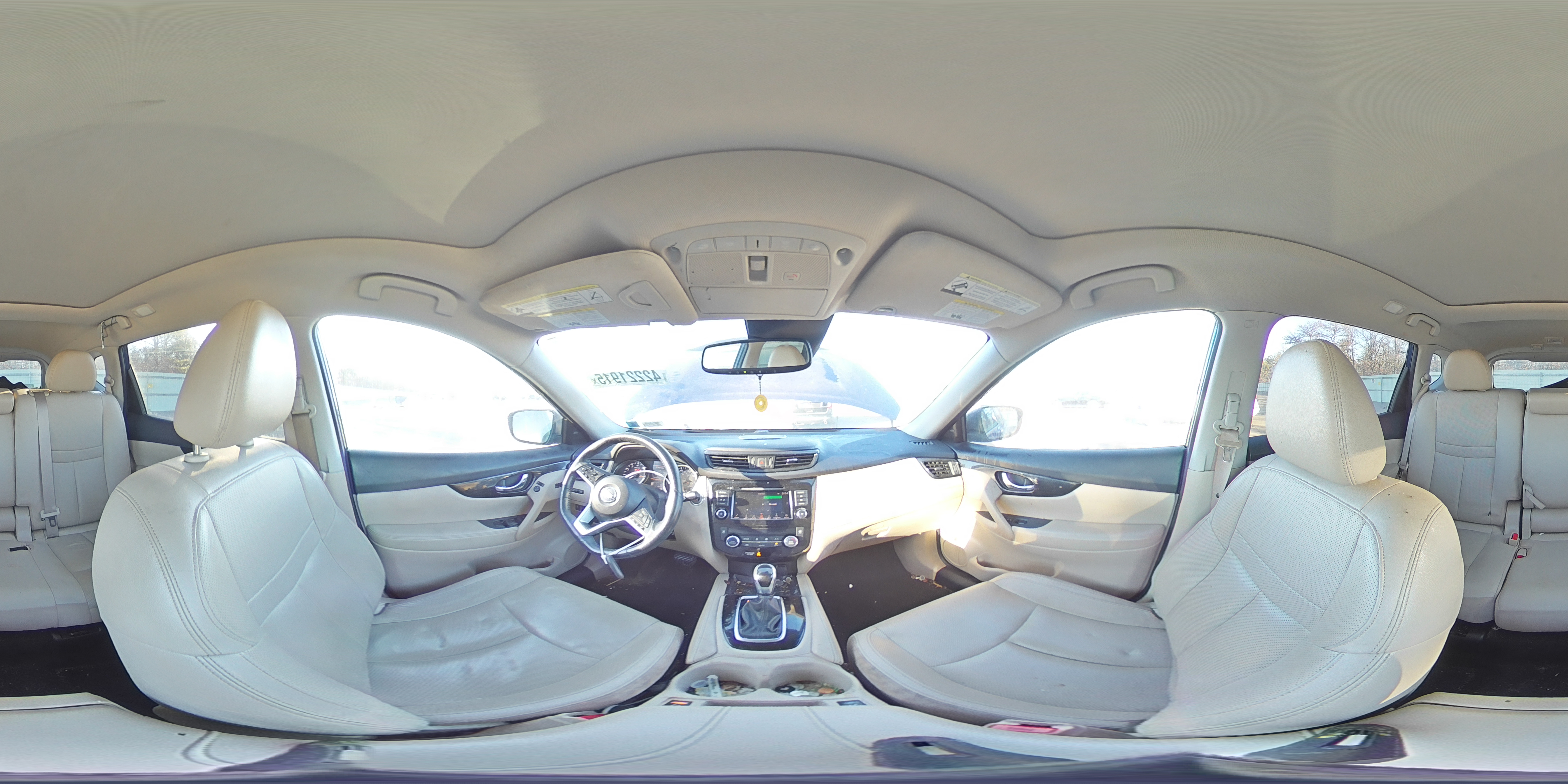 2018 Nissan Rogue - Image 13