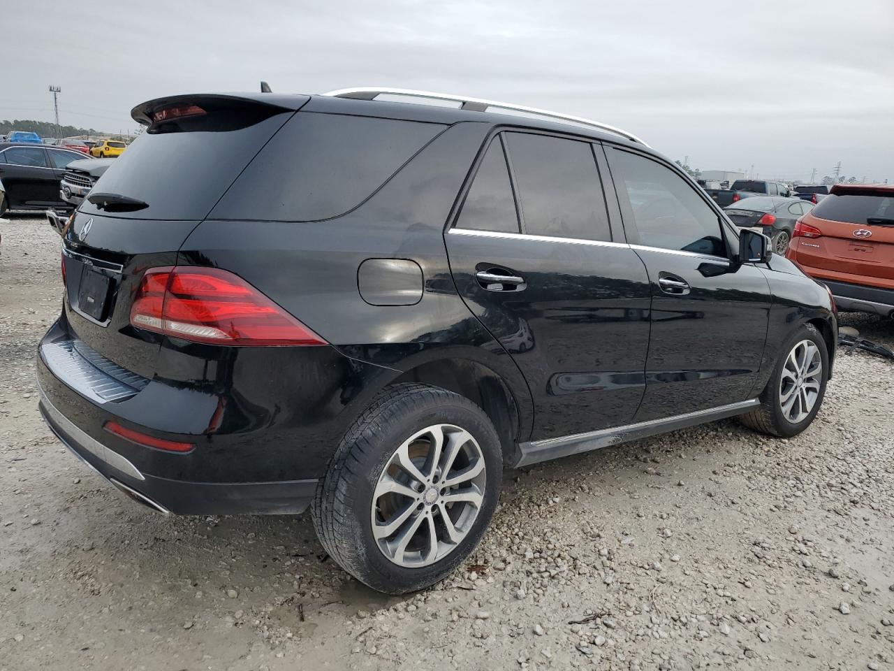 2016 Mercedes-Benz GLE - Image 3
