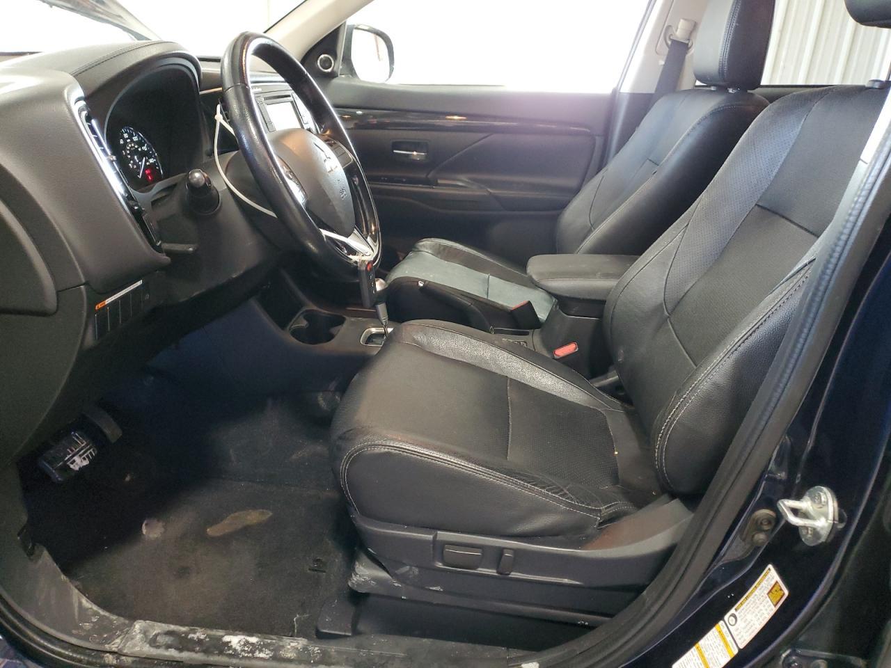 2016 Mitsubishi Outlander - Image 7