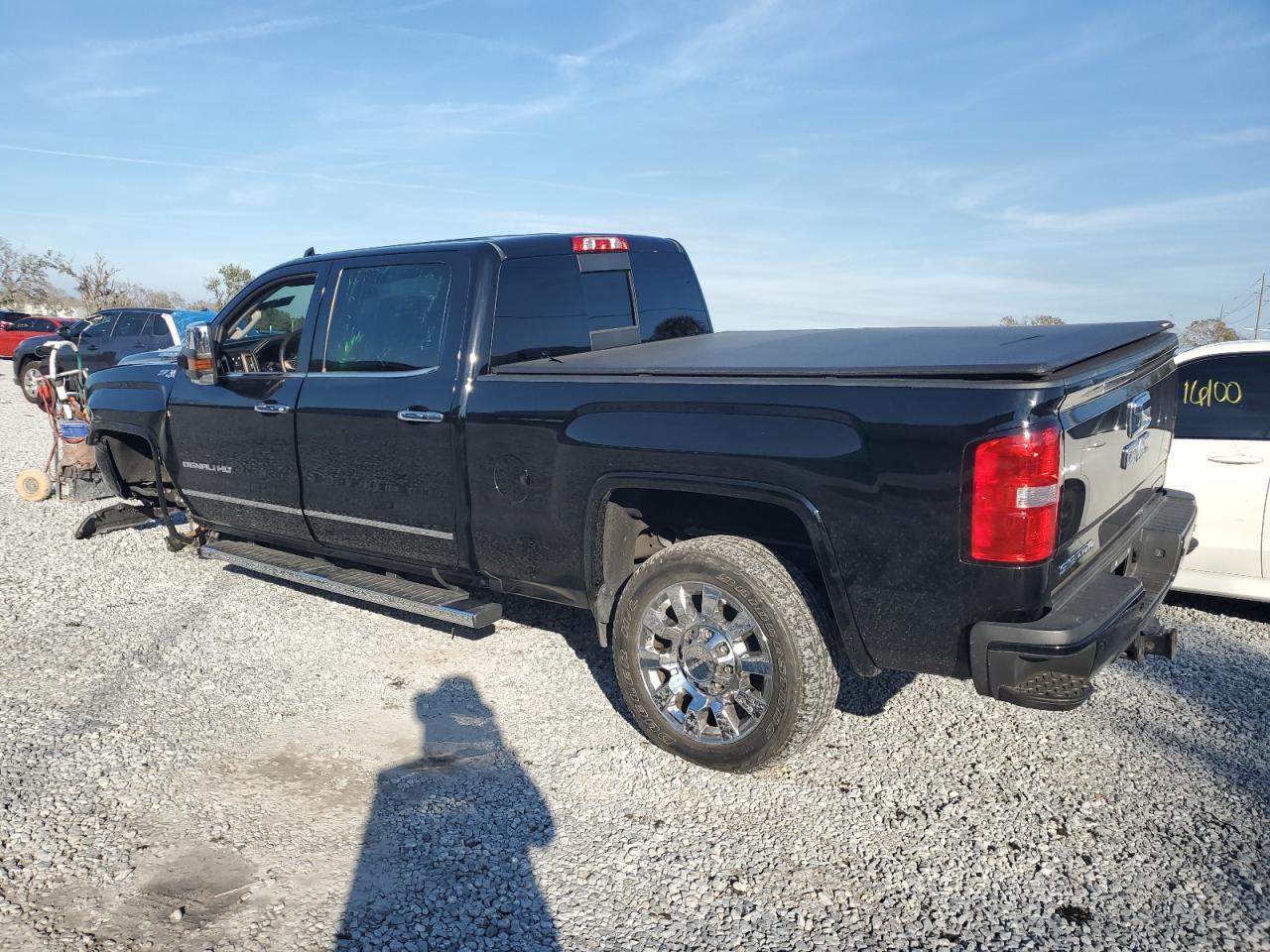 2018 GMC Sierra - Image 2