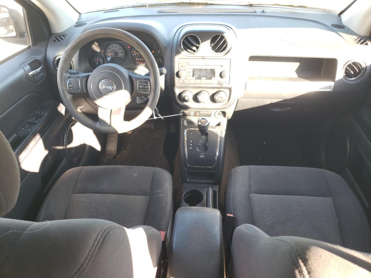 2017 Jeep Compass - Image 8