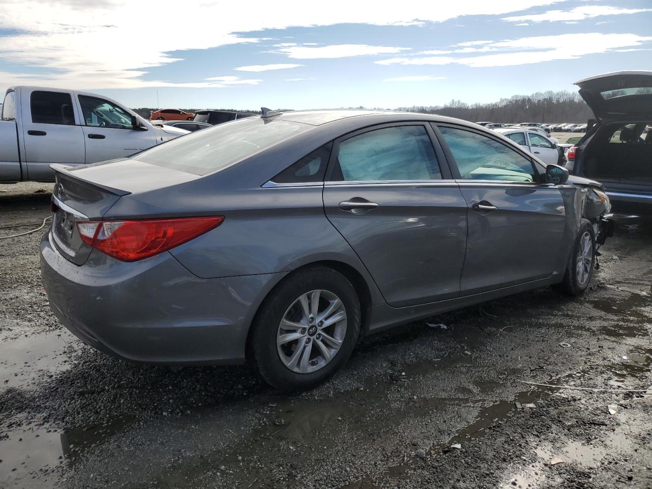 2013 Hyundai Sonata - Image 3