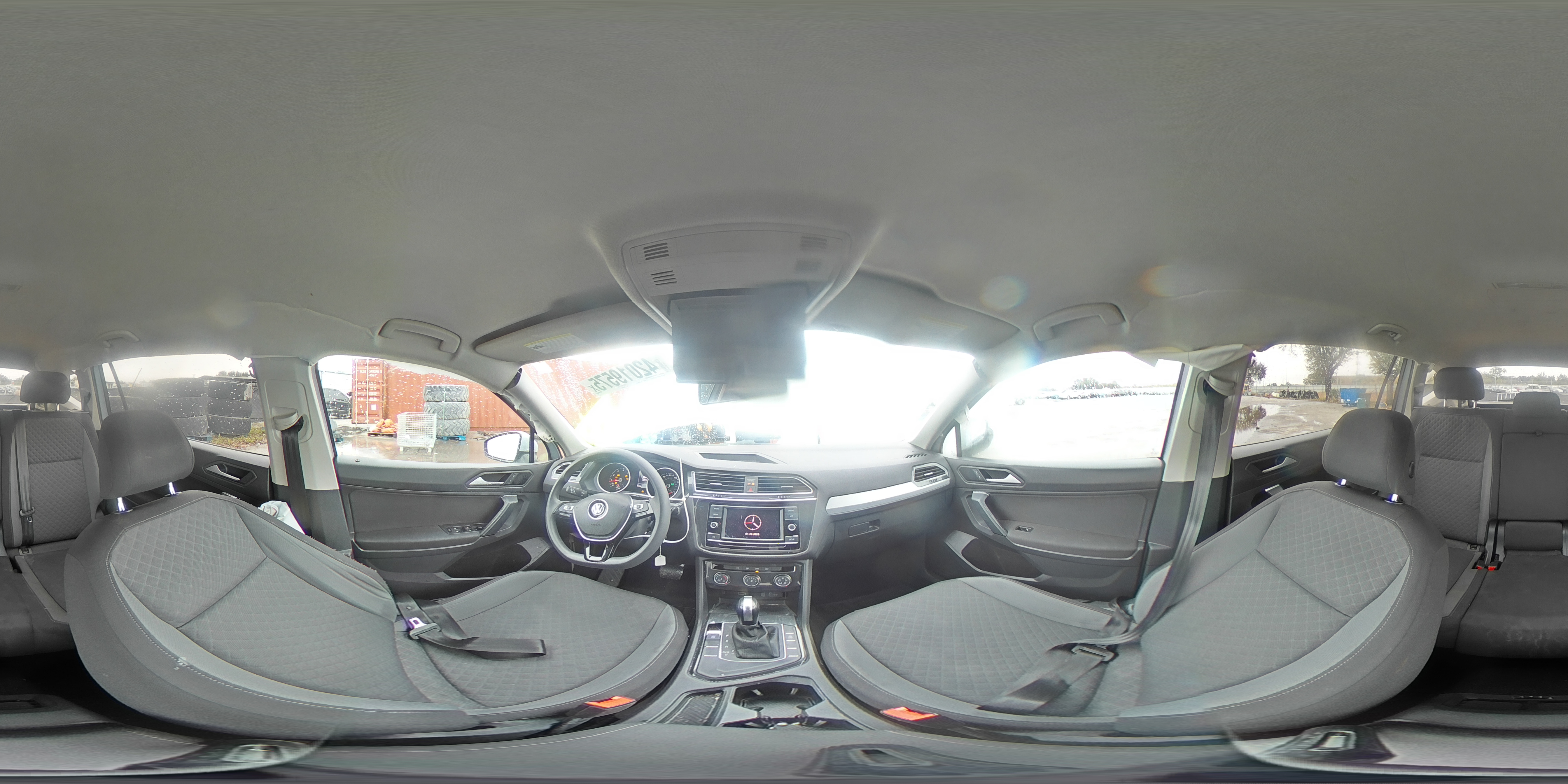 2019 Volkswagen Tiguan - Image 14
