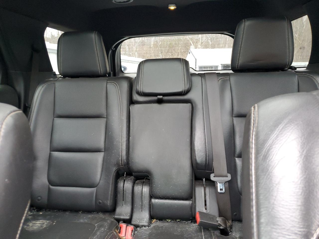 2015 Ford Explorer - Image 10