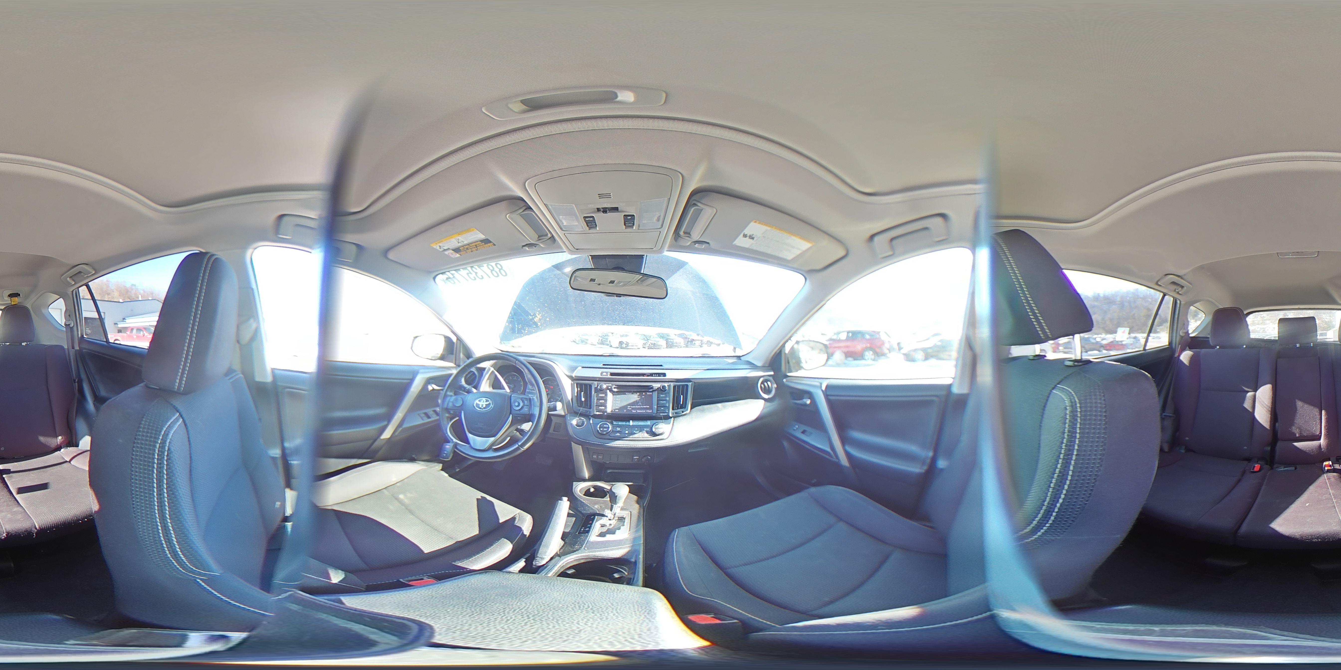2018 Toyota RAV 4 - Image 13