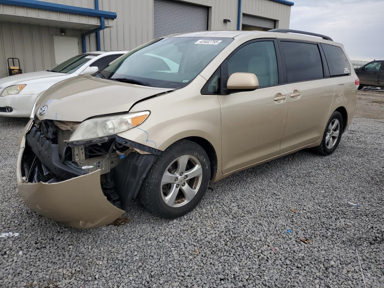 2014 Toyota Sienna - Image 1