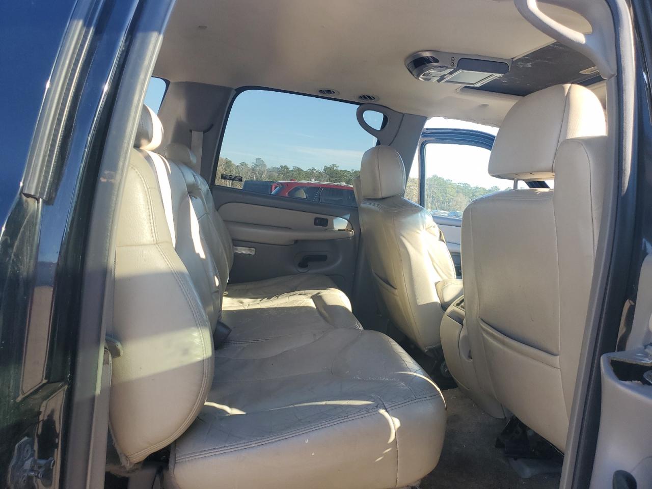 2002 GMC Yukon - Image 11