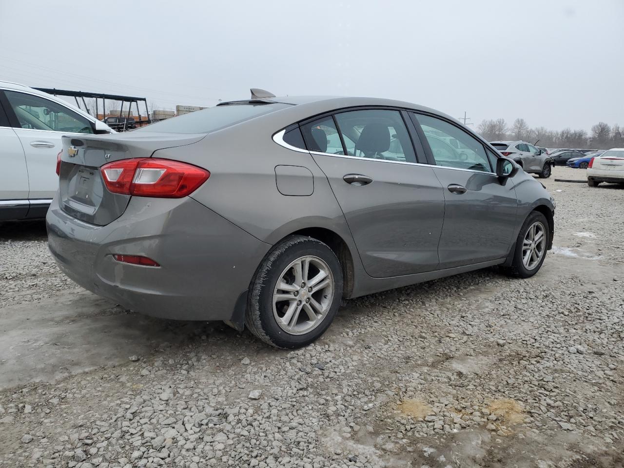 2017 Chevrolet Cruze - Image 3