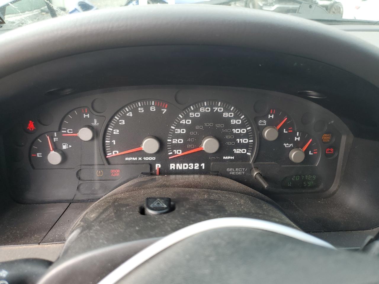 2004 Ford Explorer - Image 9