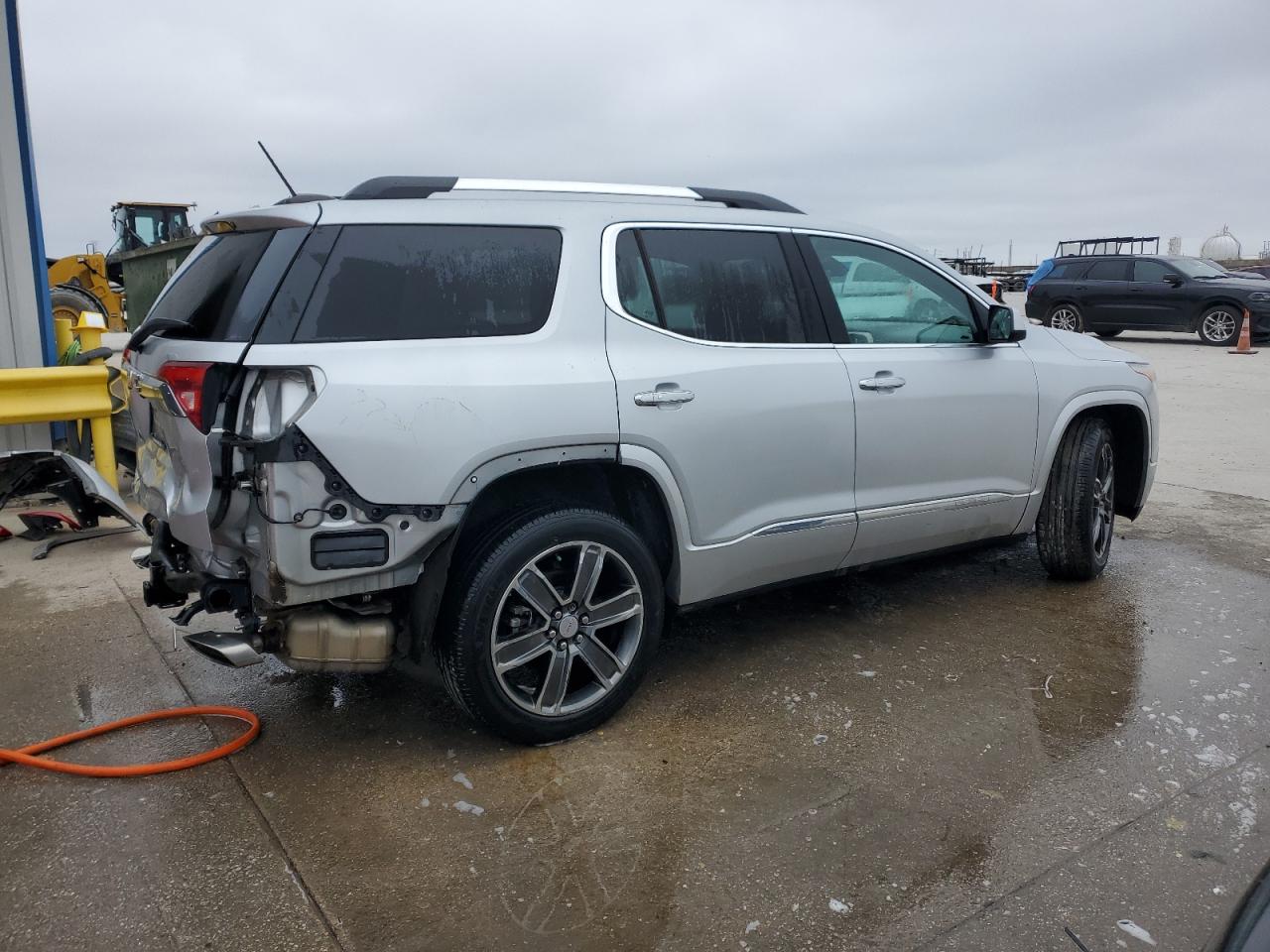 2018 GMC Acadia - Image 3