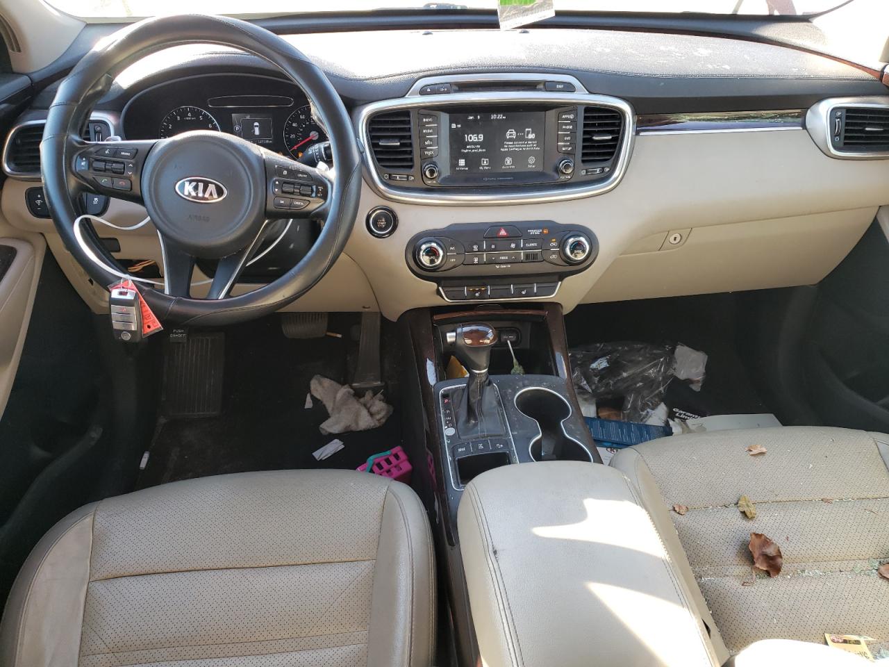 2017 Kia Sorento - Image 8
