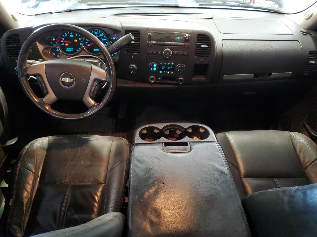 2011 Chevrolet Silverado - Image 8