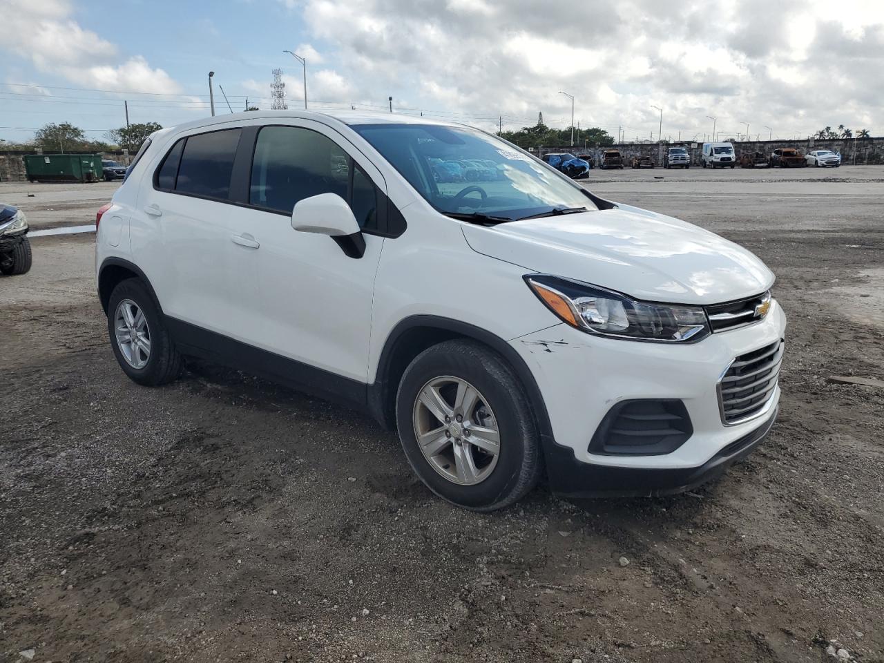 2022 Chevrolet Trax - Image 4