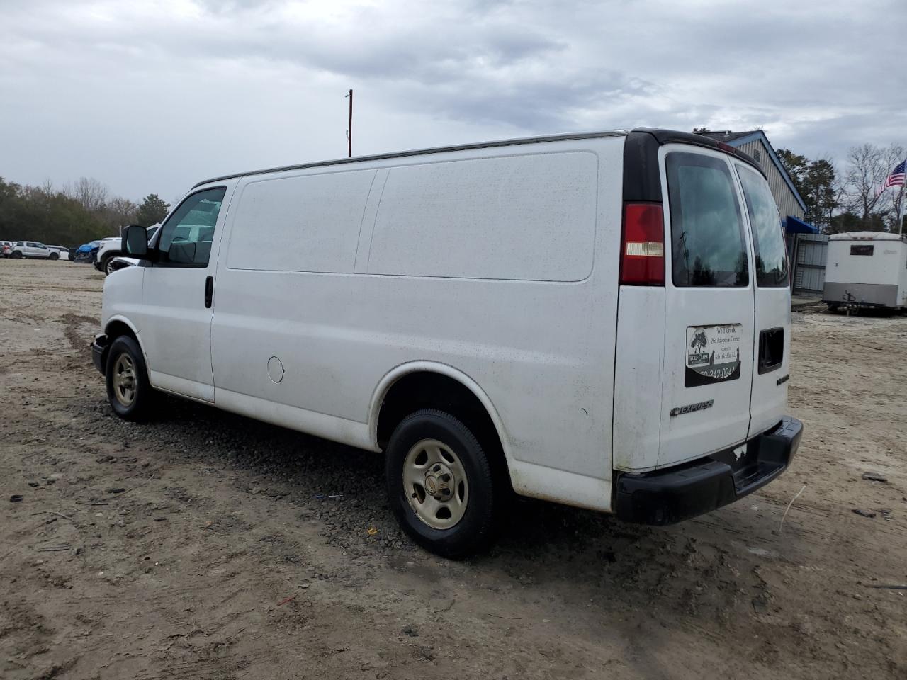 2005 Chevrolet Express - Image 2