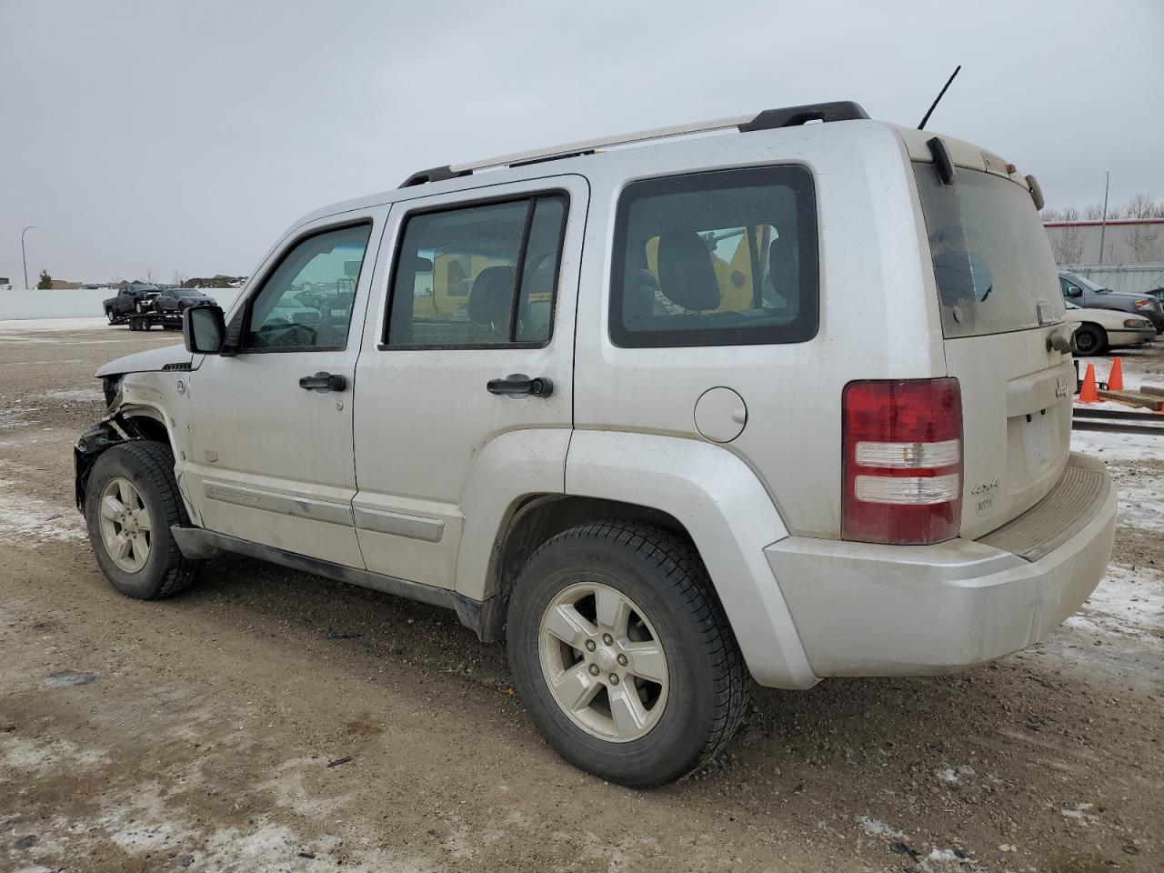 2011 Jeep Liberty (North America) - Image 2