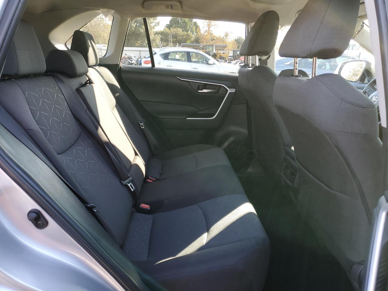 2024 Toyota RAV 4 - Image 11