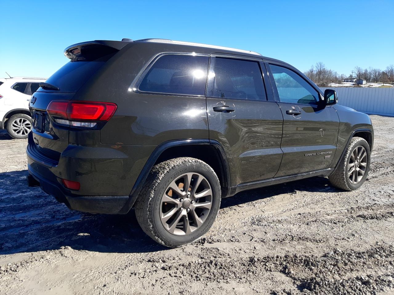 2016 Jeep Grand Cherokee - Image 3