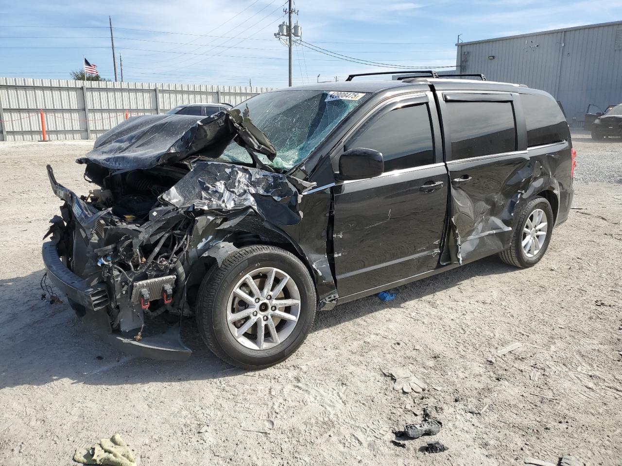 2019 Dodge Caravan - Image 1