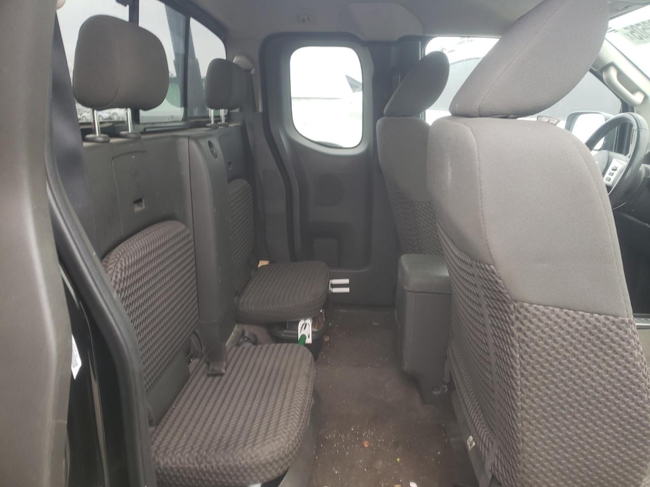 2015 Nissan Navara (Frontier) - Image 10