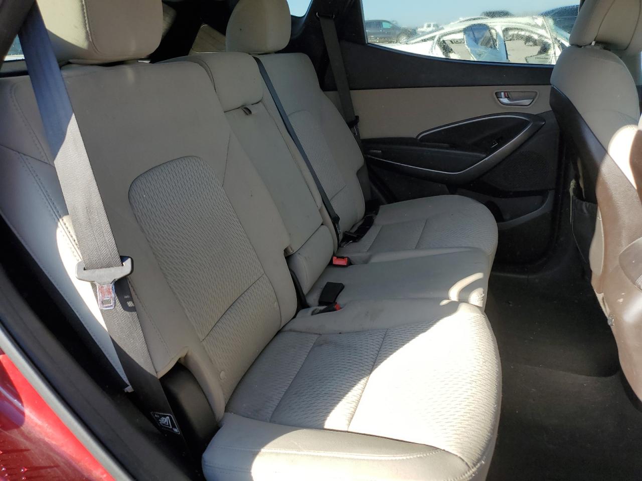 2017 Hyundai Santa Fe - Image 11